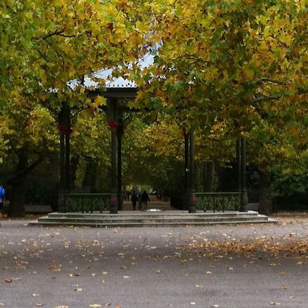 Chelsea: Exceptional 1Br W/Views Of The River Thames & Battersea Park Apartment Londra Exterior foto